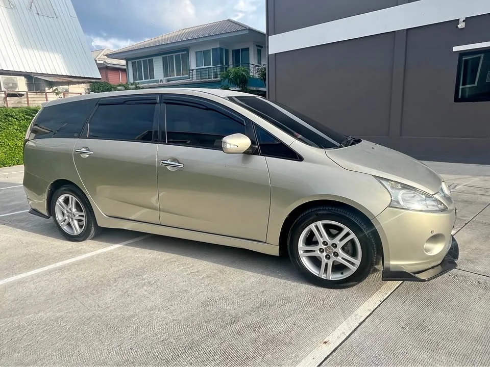 2008 Mitsubishi Space Wagon IV 3
