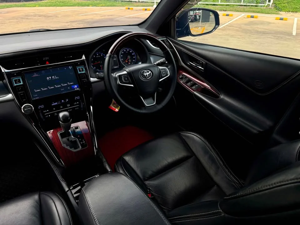 2014 Toyota Harrier III 2
