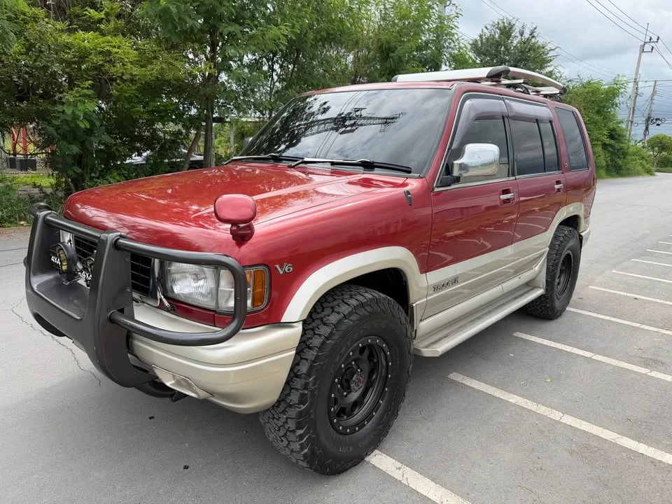 1995 Isuzu Trooper II 2