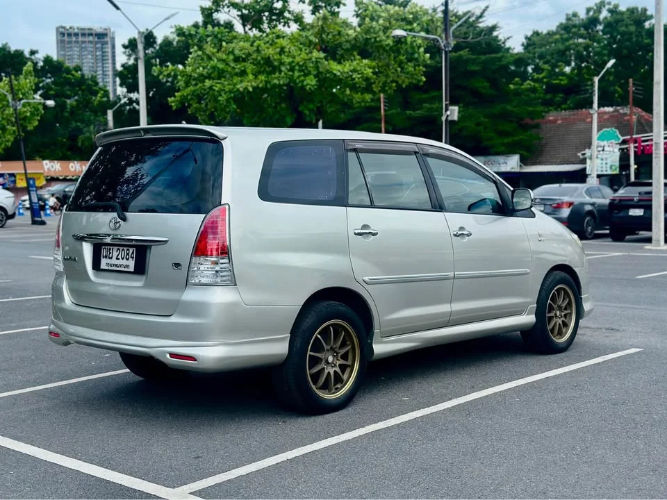 2009 Toyota Innova I 3