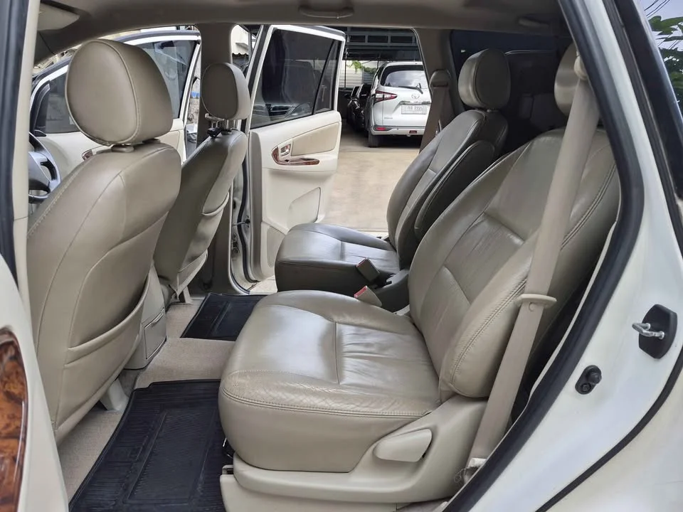 2013 Toyota Innova I 3