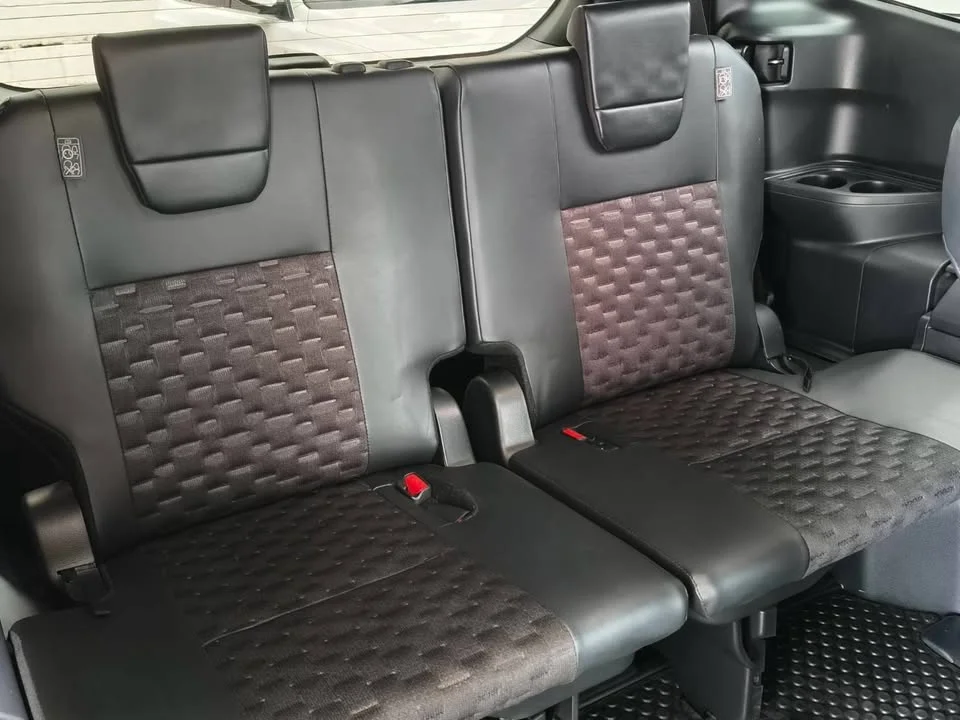 2024 Toyota Voxy IV 3