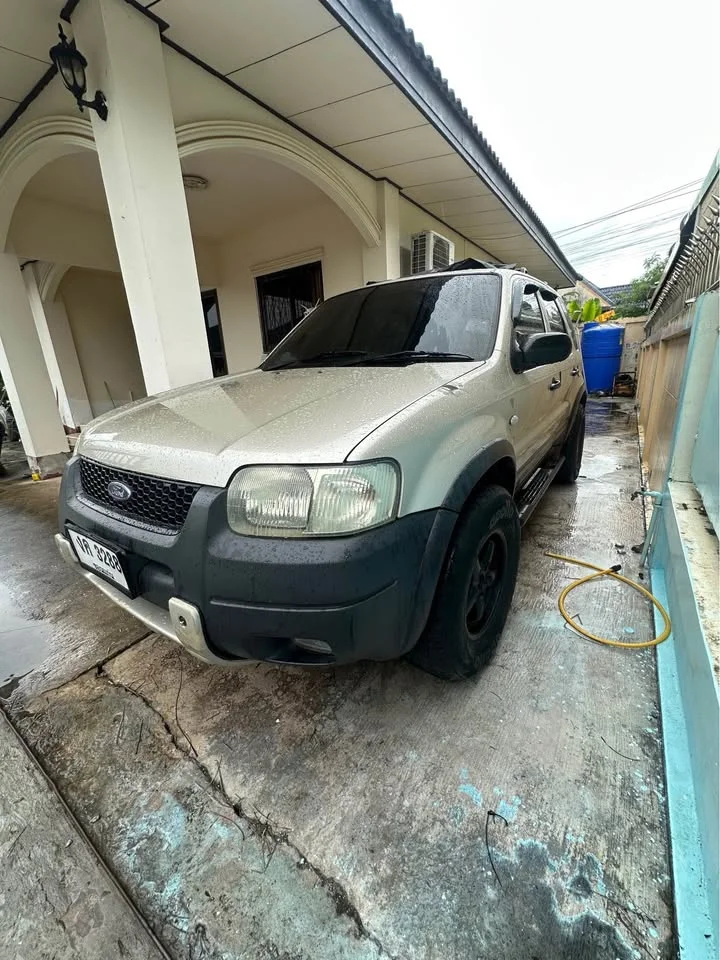 2005 Ford Escape I 3