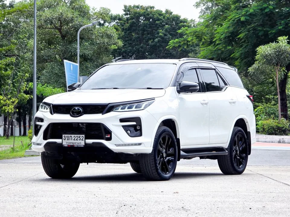 2022 Toyota Fortuner II 2