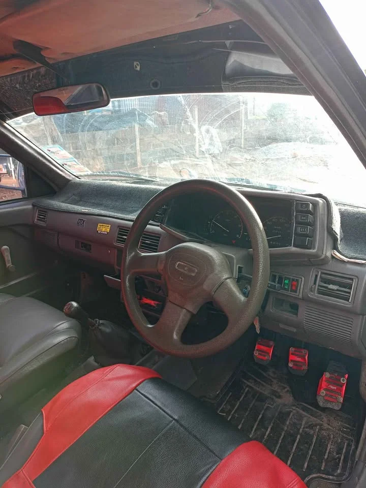 1993 Isuzu TFR III 3