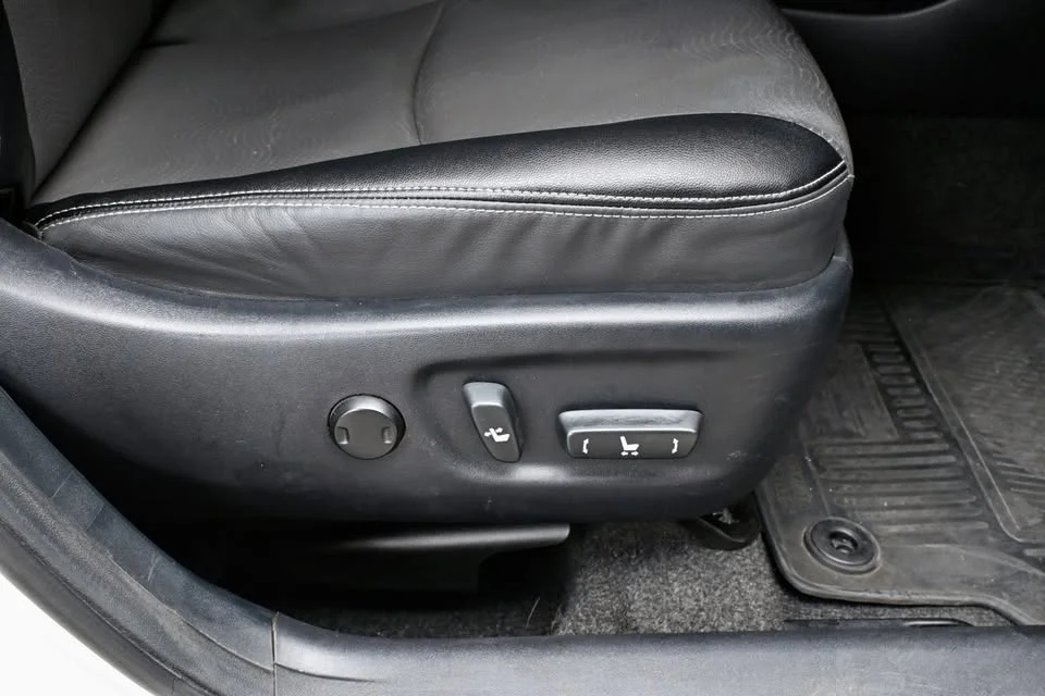 2013 Toyota Prius III 2