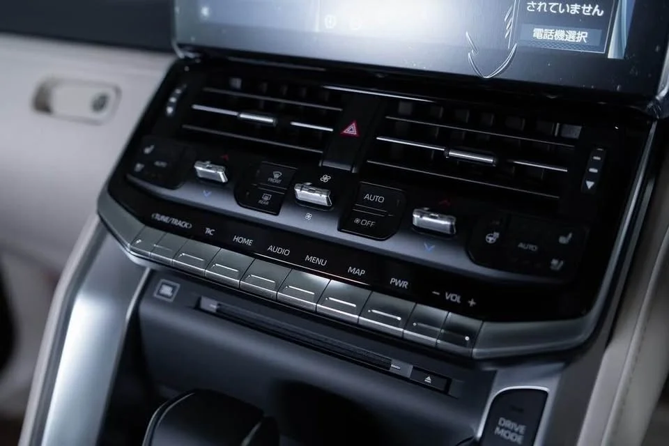 2025 Toyota Land Cruiser J300 2