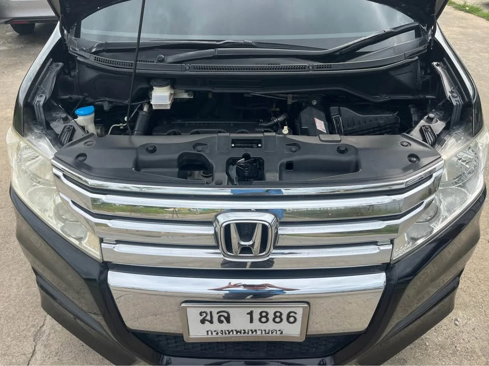 2013 Honda Stepwgn IV 3