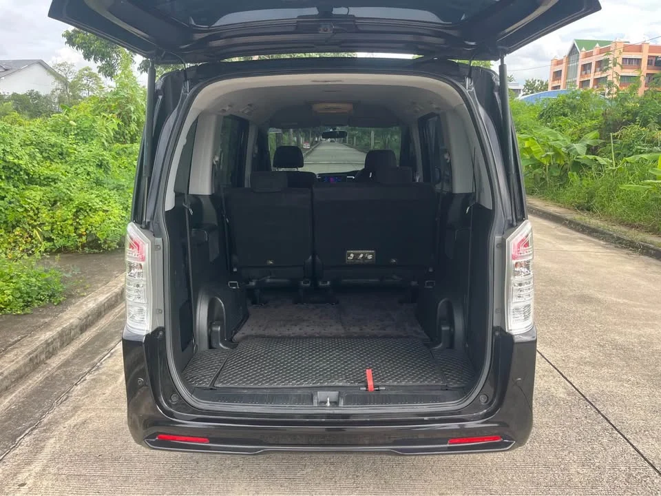 2013 Honda Stepwgn IV 2