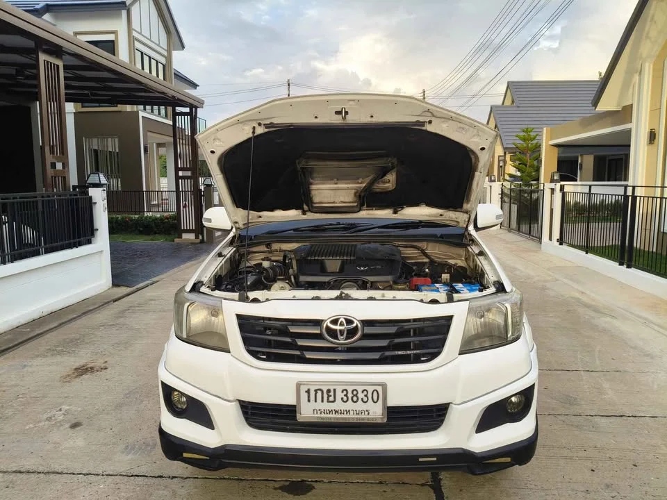 2013 Toyota Hilux VII 3