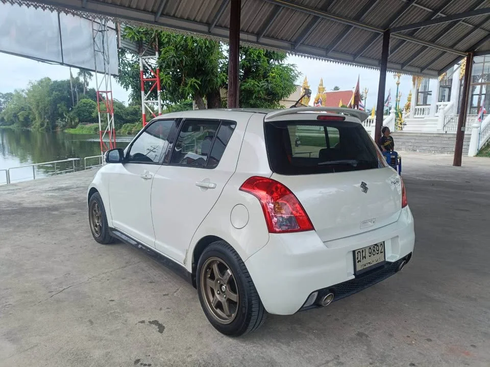 2010 Suzuki Swift I 3