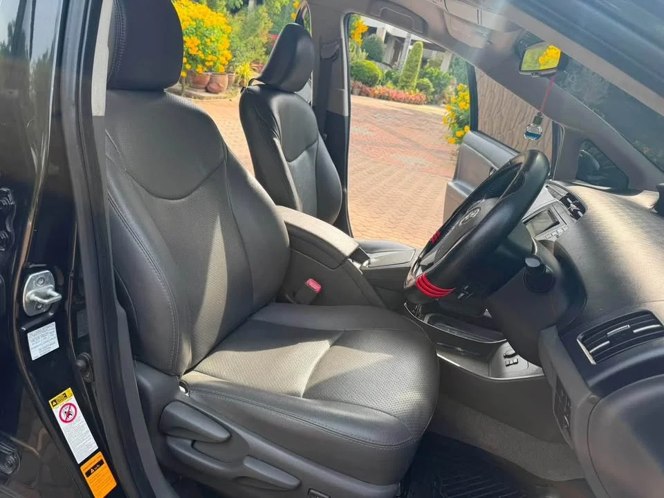 2012 Toyota Prius III 2