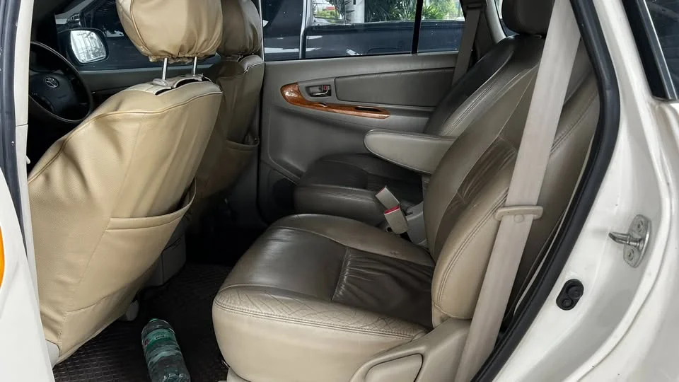 2011 Toyota Innova I 2