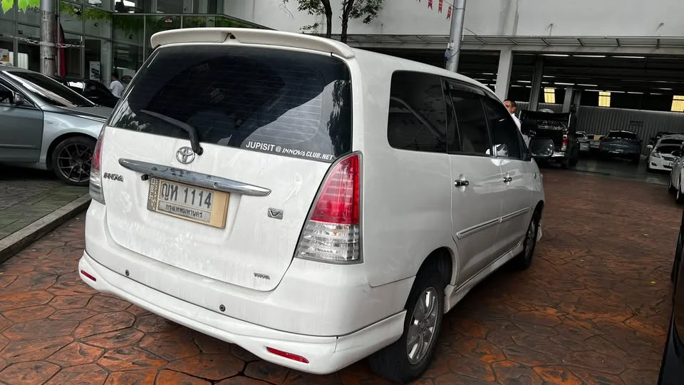 2011 Toyota Innova I 3