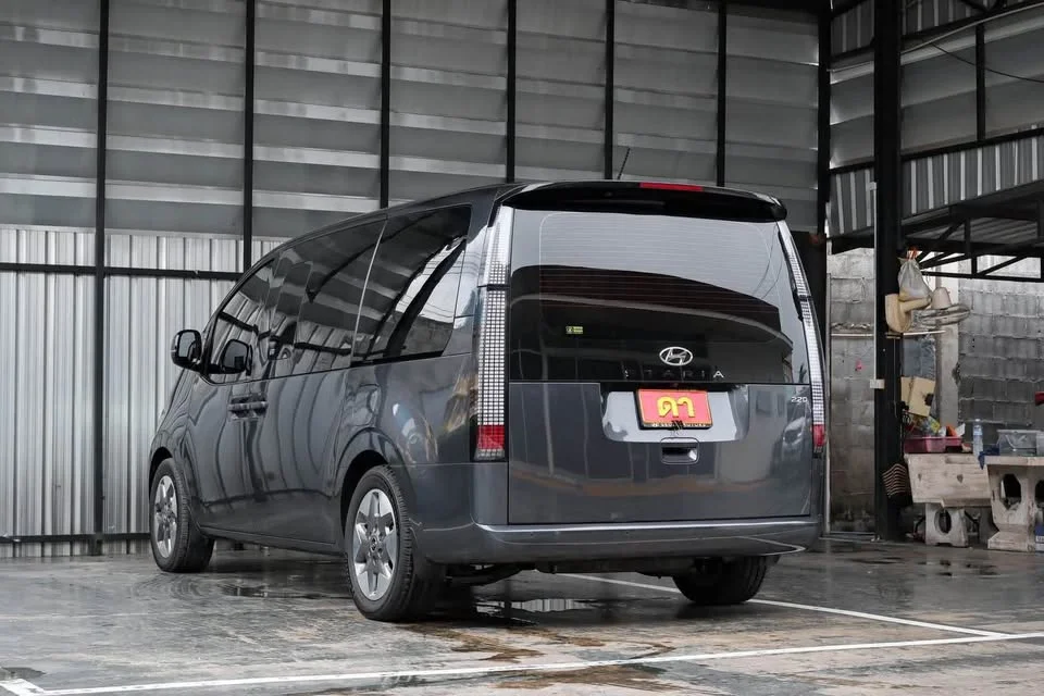 2023 Hyundai Staria US4 3