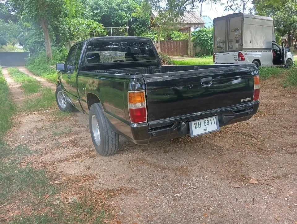 1994 Mitsubishi Triton II 2