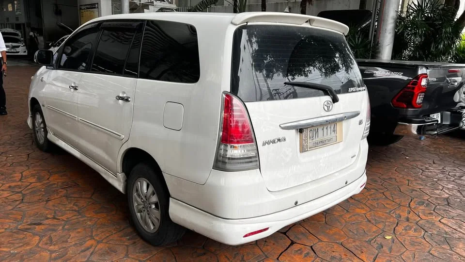 2011 Toyota Innova I 3