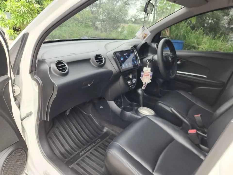 2015 Honda Mobilio II 3
