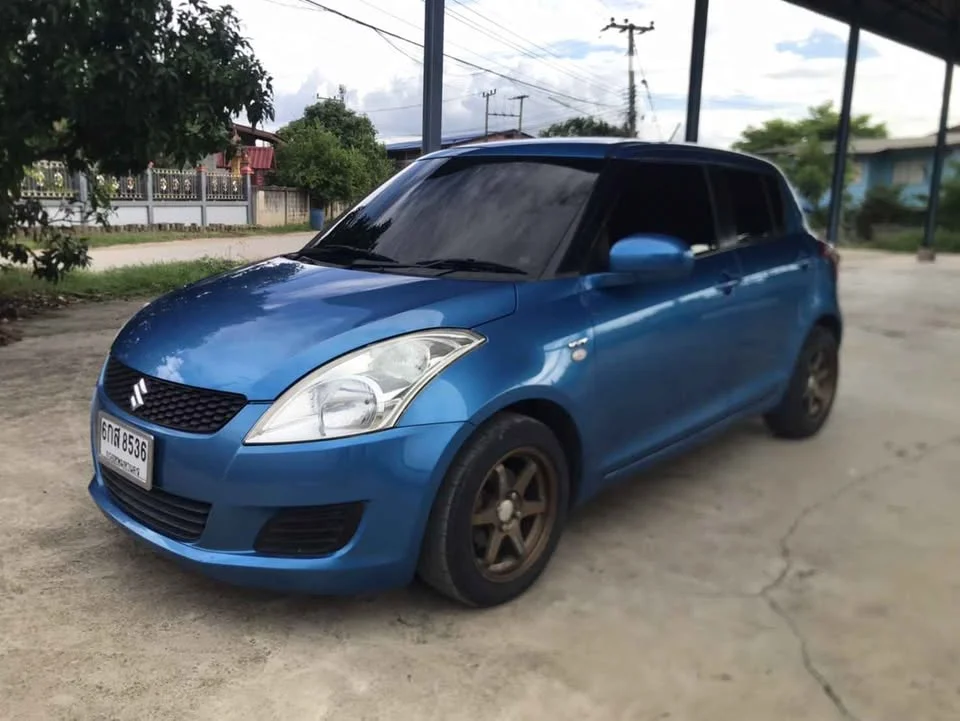 2015 Suzuki Swift II 2