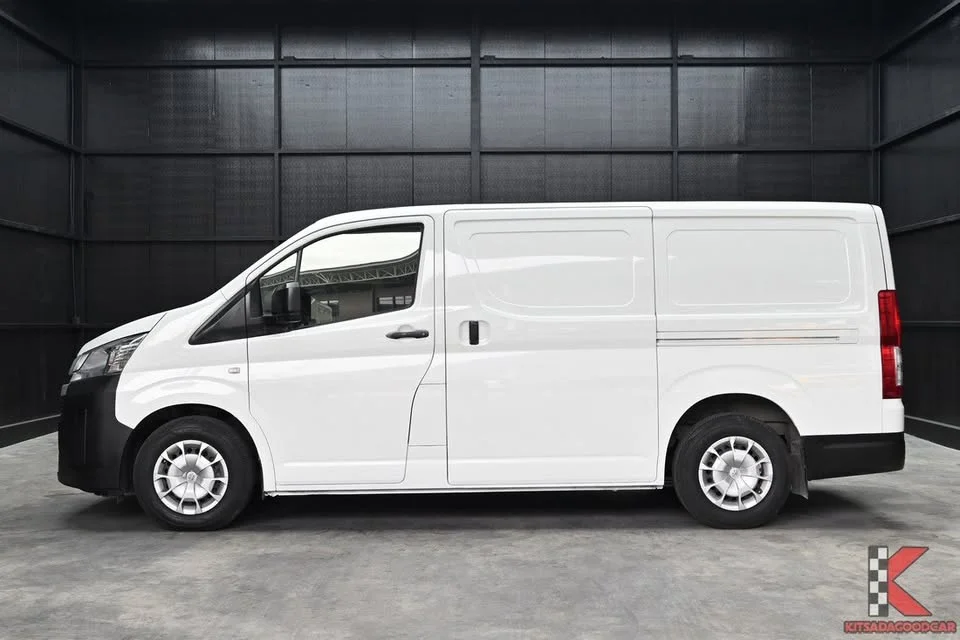 2022 Toyota HiAce VI (H300) 3