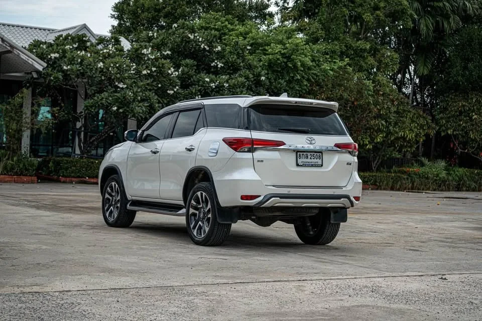 2019 Toyota Fortuner II 3