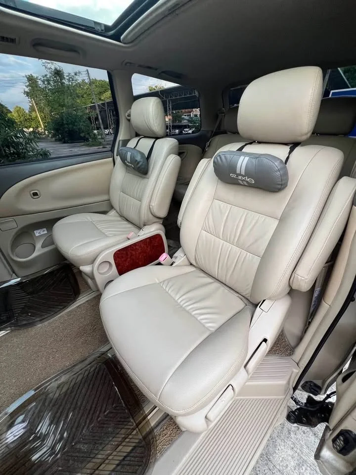 2005 Toyota Estima II 2