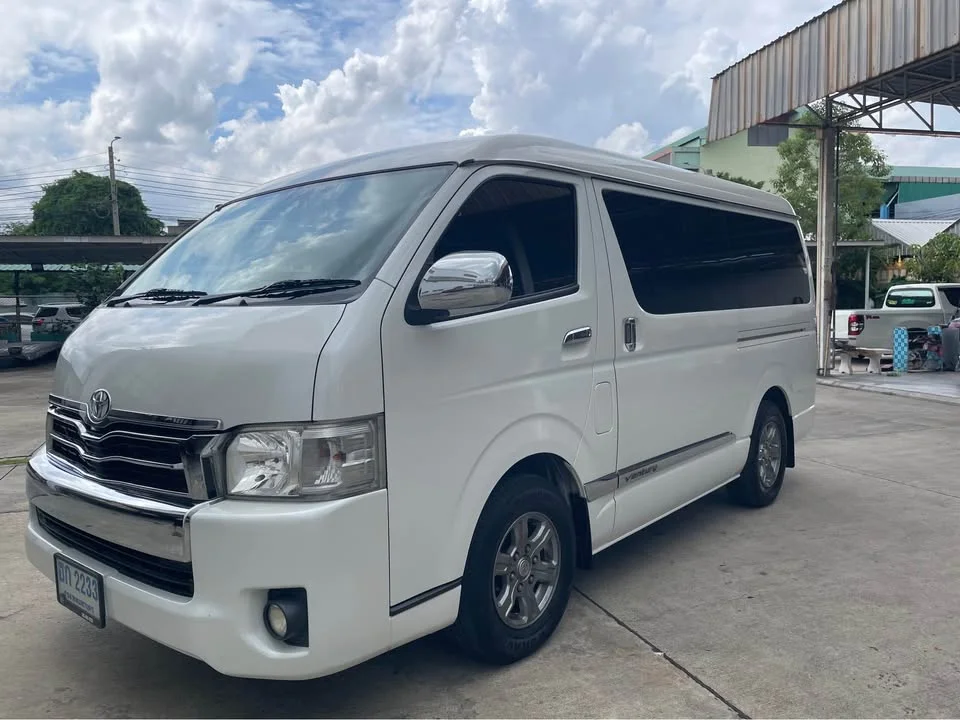 2015 Toyota HiAce V (H200) 3