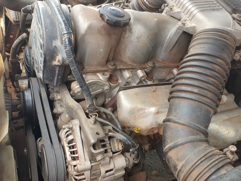 2004 Mazda 2500 Fighter V 2