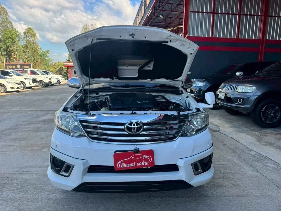 2013 Toyota Fortuner I 3