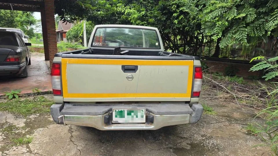 2003 Nissan Frontier I 2
