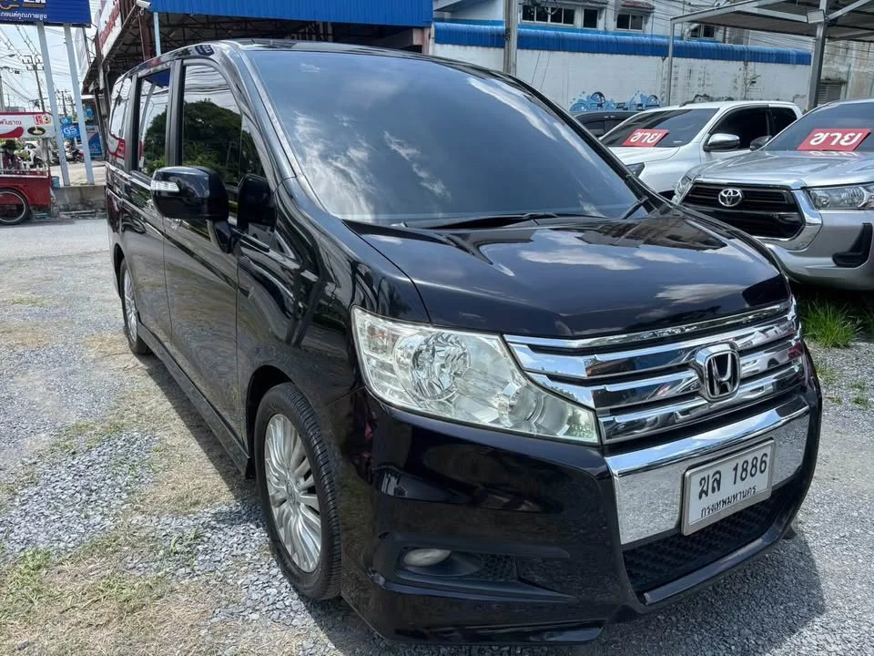 2012 Honda Stepwgn IV 3