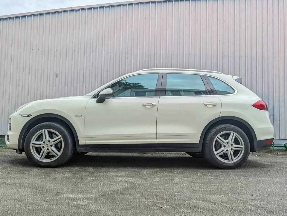 2010 Porsche Cayenne II 2