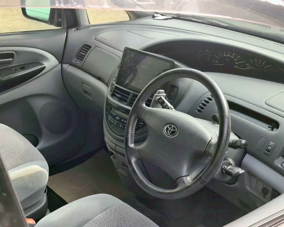 2002 Toyota Estima II 3