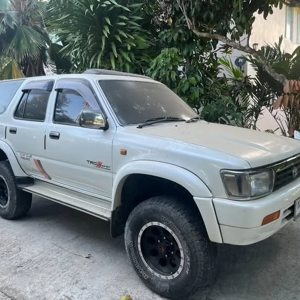 1995 Toyota Hilux Surf II 2