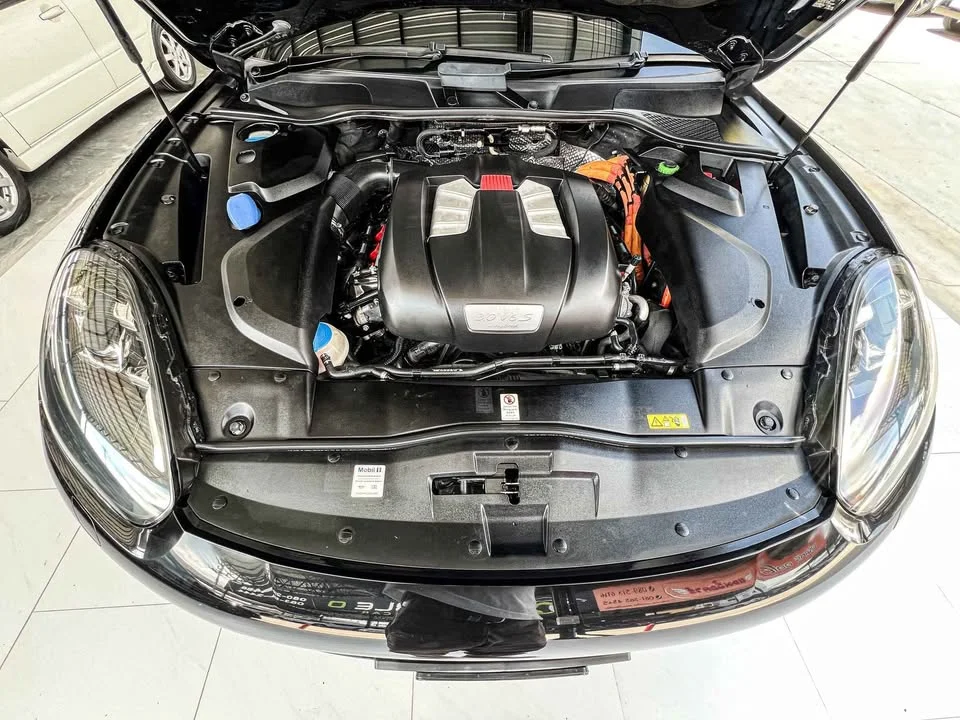 2016 Porsche Cayenne II 2