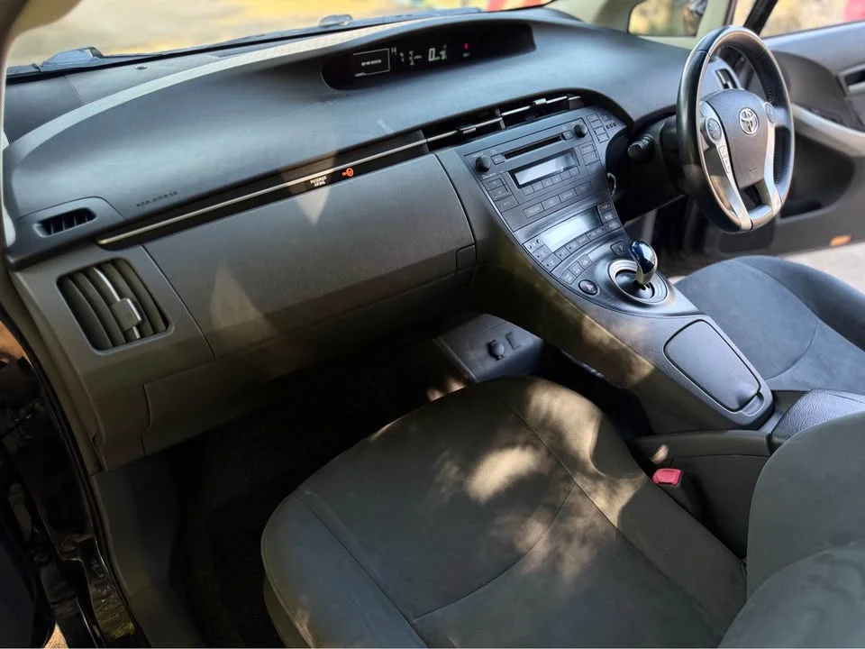 2011 Toyota Prius III 3