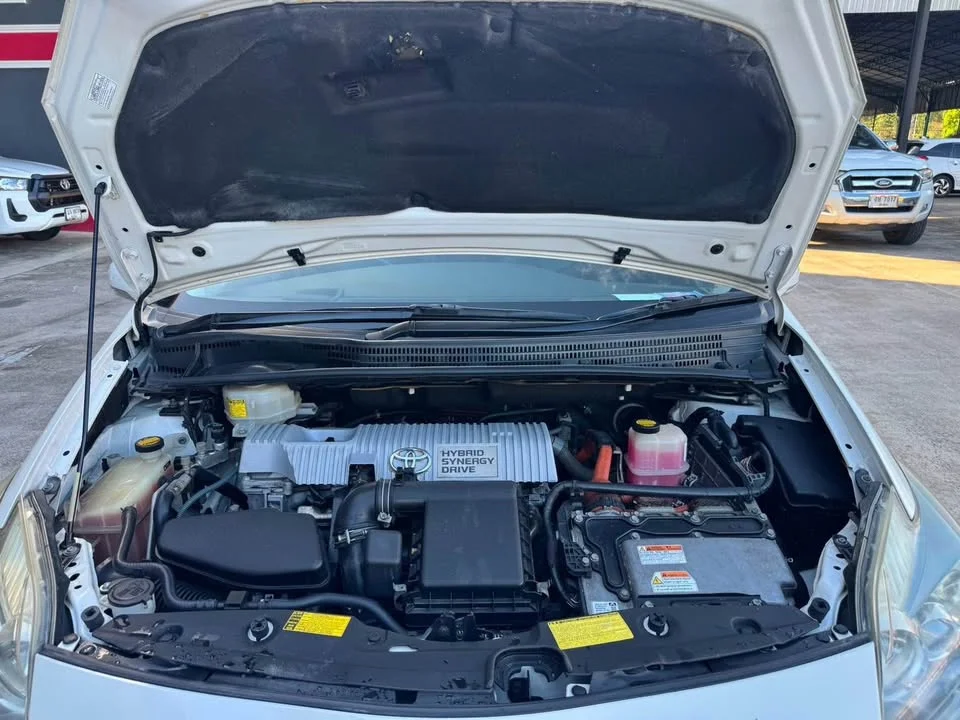 2011 Toyota Prius III 2