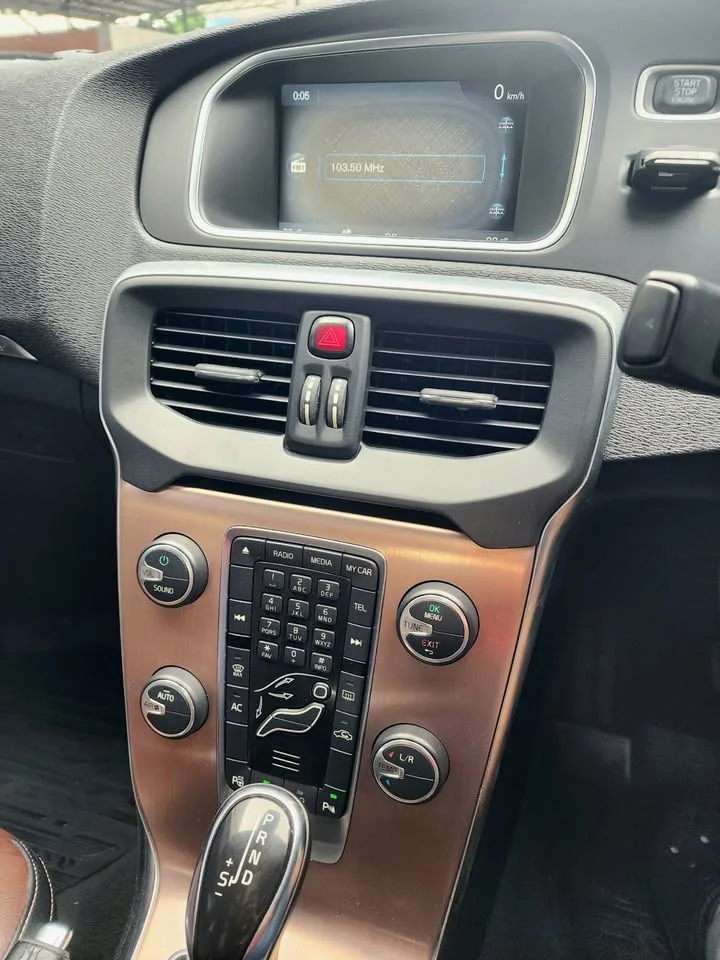2014 Volvo V40 II 3