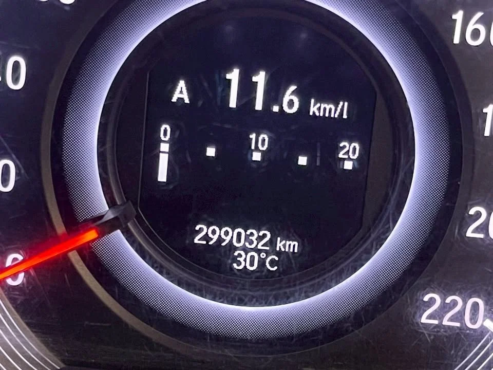 2014 Honda Odyssey V 2