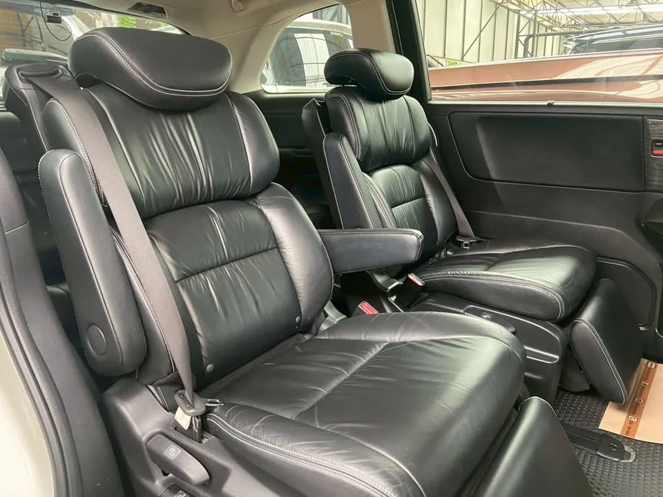 2014 Honda Odyssey V 3