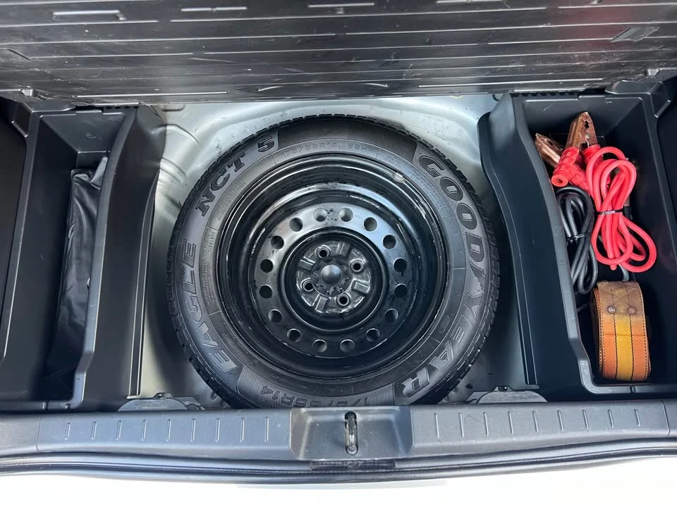 2006 Toyota Yaris II 2