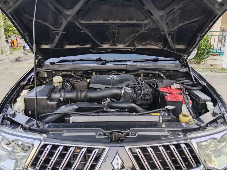 2012 Mitsubishi Pajero Sport II 2