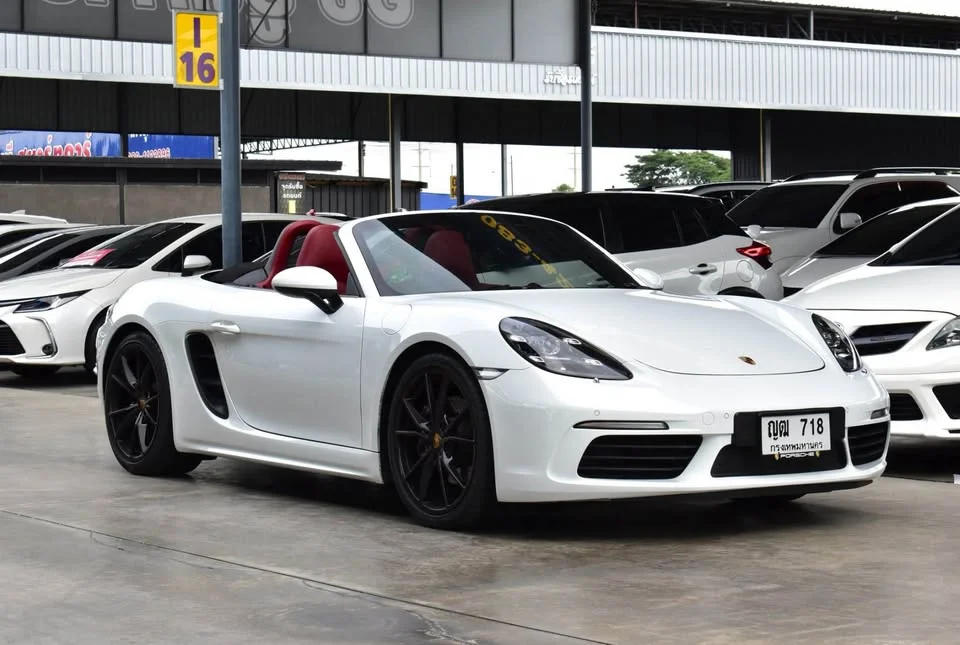 2017 Porsche 718 Boxster and Cayman IV 2