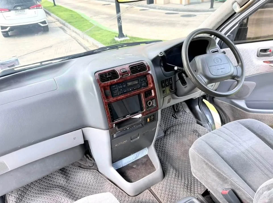 1997 Toyota Granvia H100 2