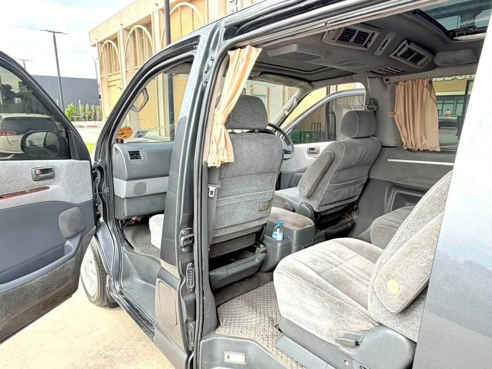 1997 Toyota Granvia H100 3