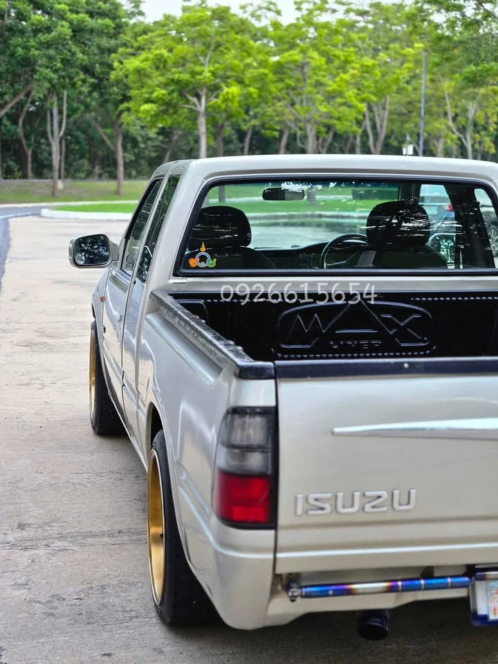 2001 Isuzu Faster Dragon Eyes III 2