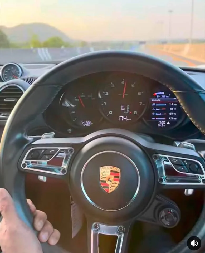 2018 Porsche 718 Boxster and Cayman IV 2