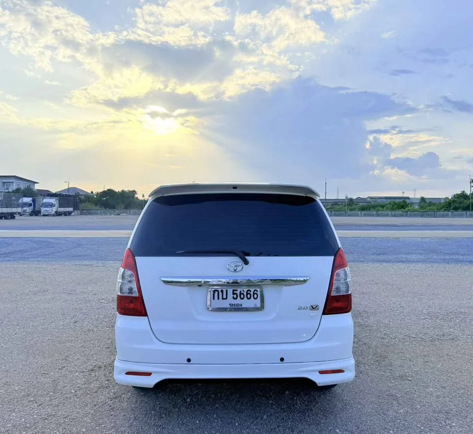 2012 Toyota Innova I 3