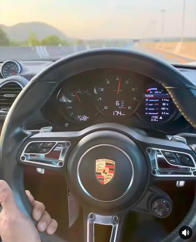 2018 Porsche 718 Boxster and Cayman IV 2