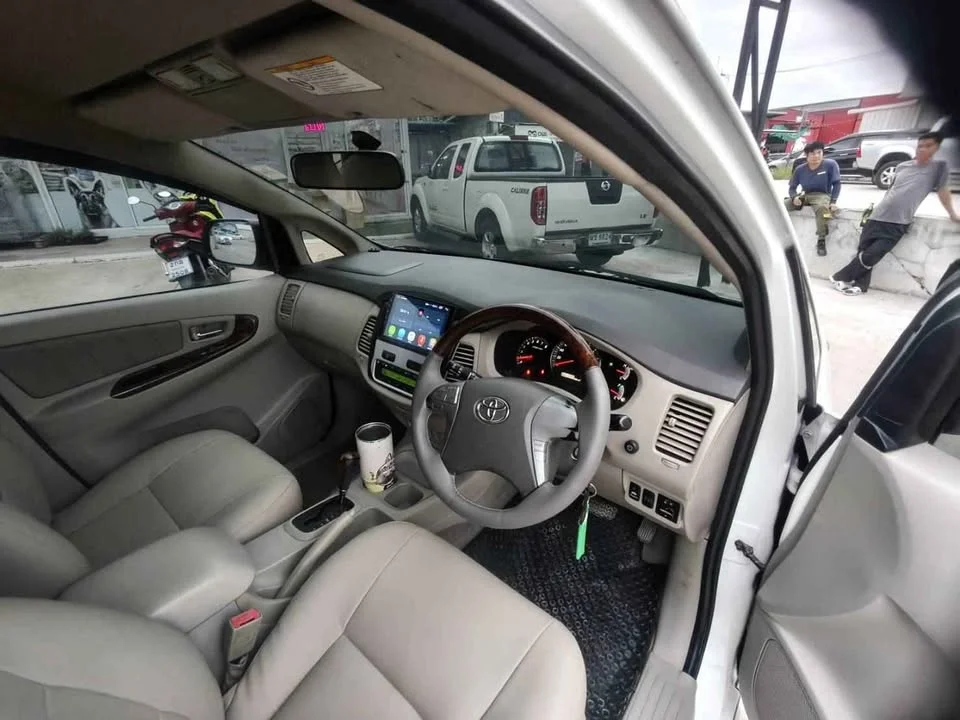 2013 Toyota Innova I 2
